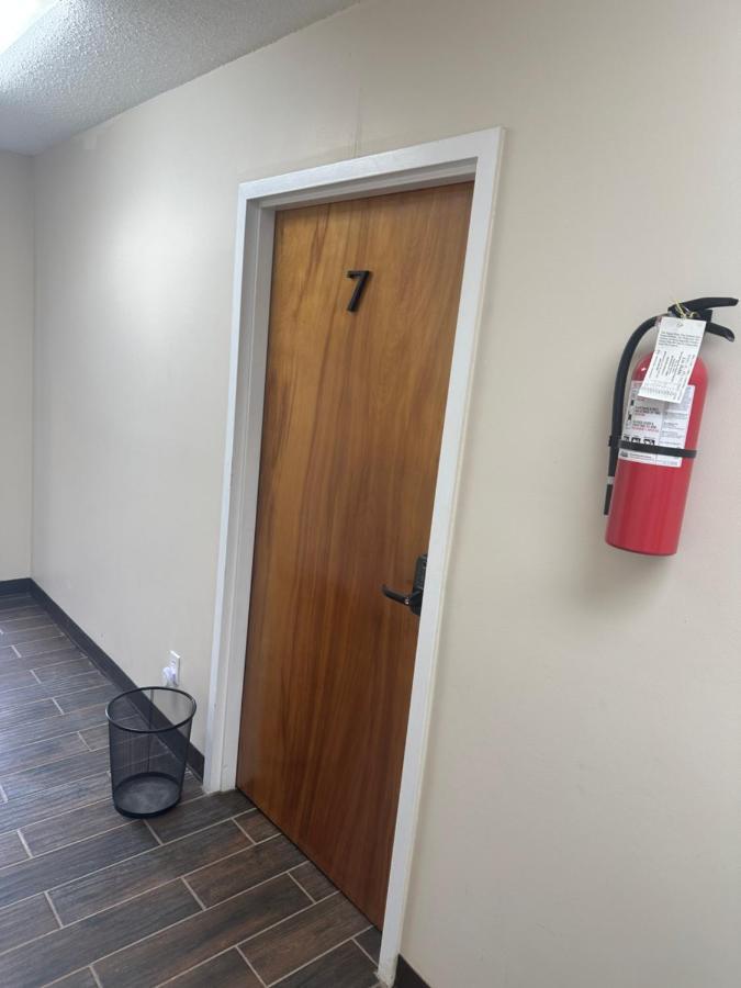 Pine Mountain Inn Pineville Bagian luar foto